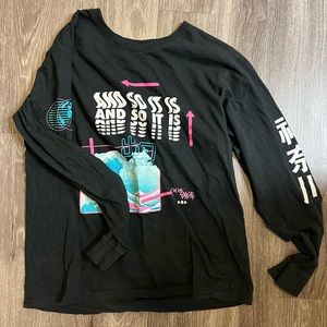 Black graphic long sleeve